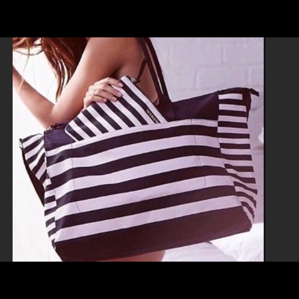 COPY - NEW Victoria’s Secret Duffel & Makeup Bag set